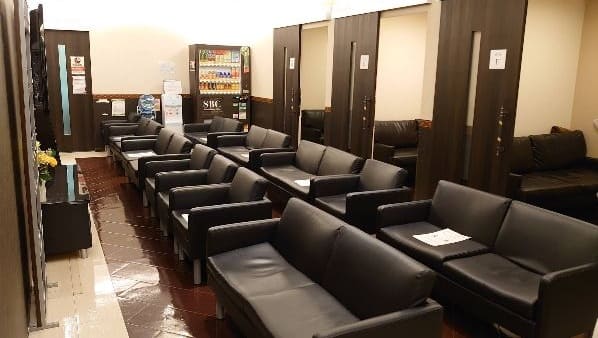湘南美容クリニック 横浜院の待合室