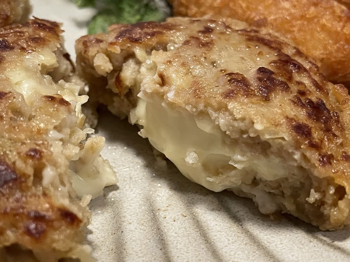 コープデリ 電子レンジで!肉汁じゅわっとチーズハンバーグ